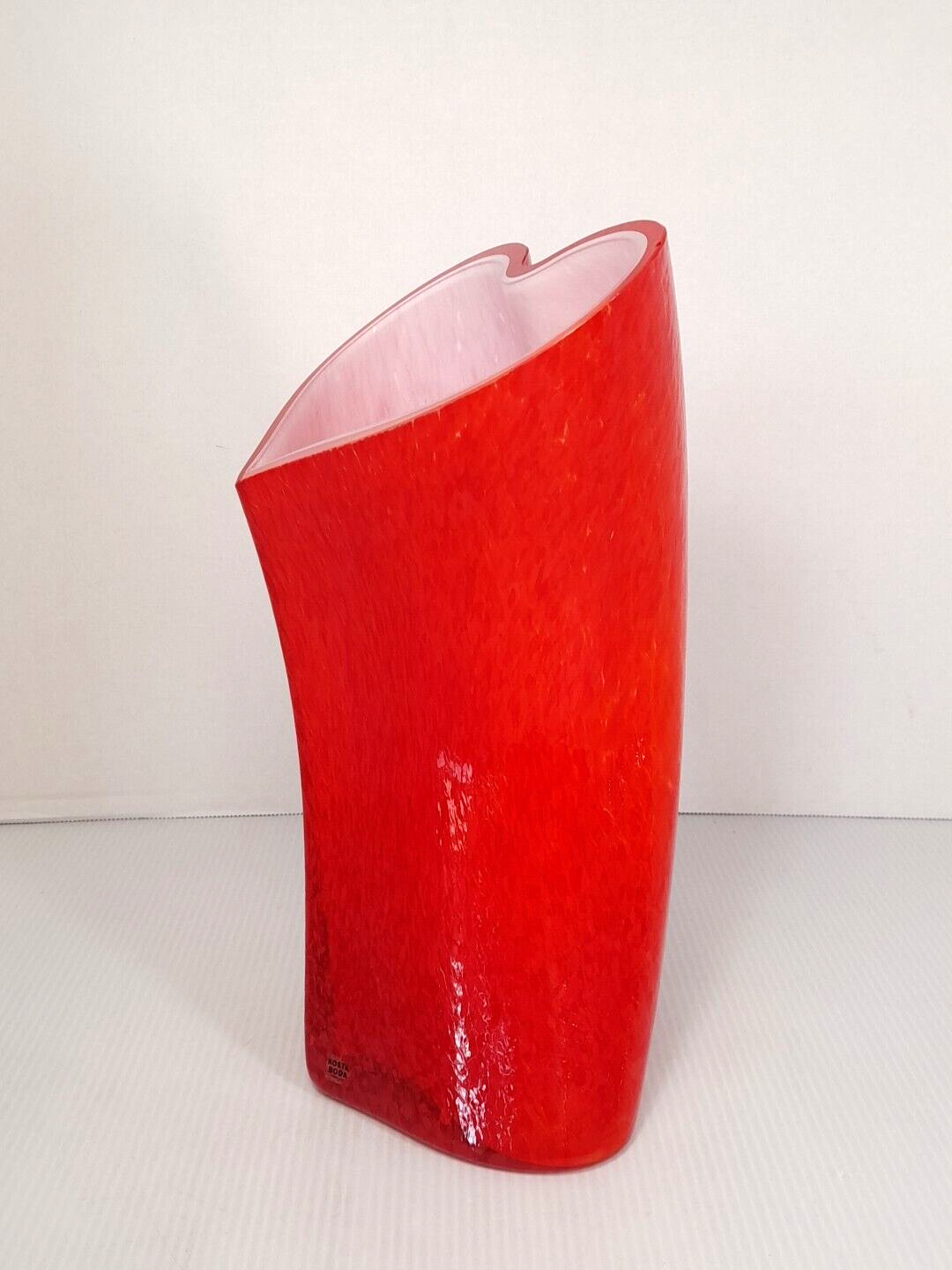 Vtg Rare Kosta Boda Red Valentino Heart Shaped Glass Vase 11.4″ Signed Rytkönen