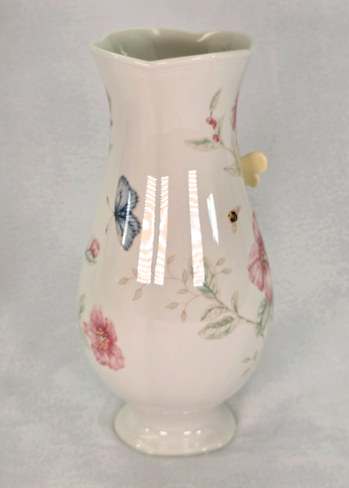 LENOX Porcelain 10.5″ White Vase BUTTERFLY MEADOW Pink Flowers Bees