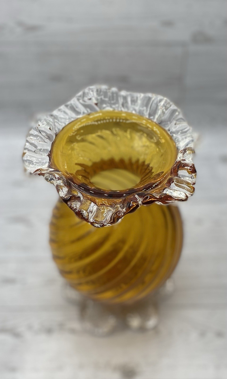 Chalet Heritage LXXI Bullicante Amber Glass Swirl 8” Vase Ruffled Rim HTF