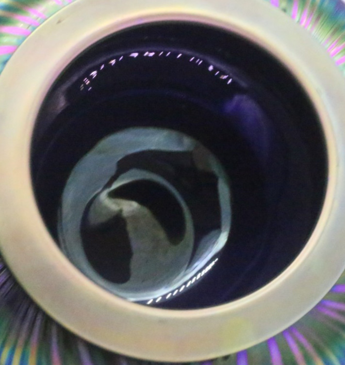David Lotton Signed Iridescent Pulled-Feather Art Glass Vase Swirling Lustre