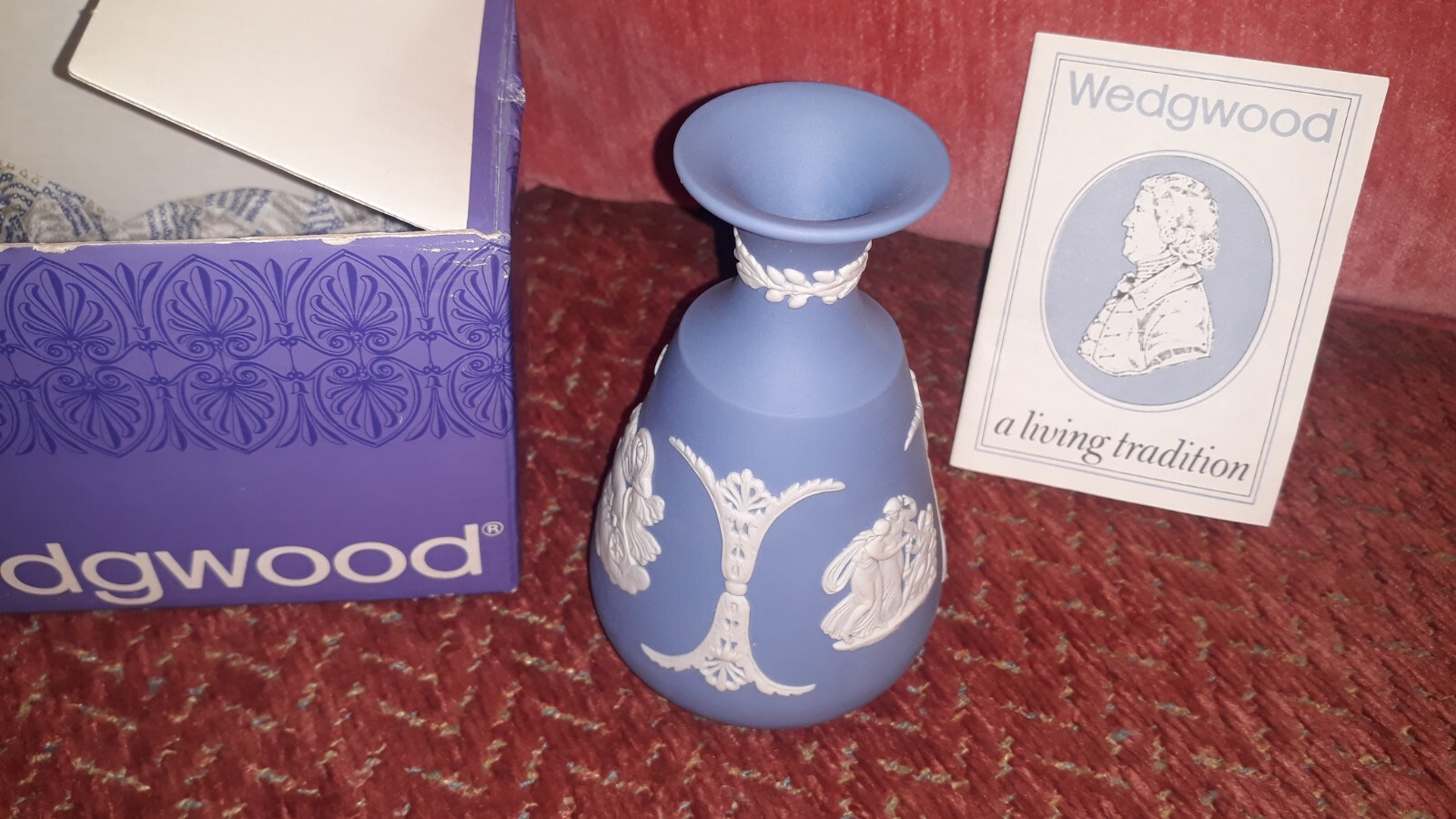 NEW IN BOX WEDGWOOD CAMEO PALE BLUE JASPERWARE 4 3/4 INCHES TALL BUD VASE MINT!