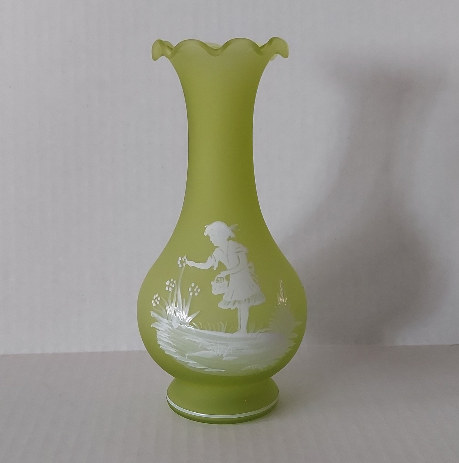Vintage Westmoreland Green Satin Glass Mary Gregory Ruffled Rim Vase 6.25″