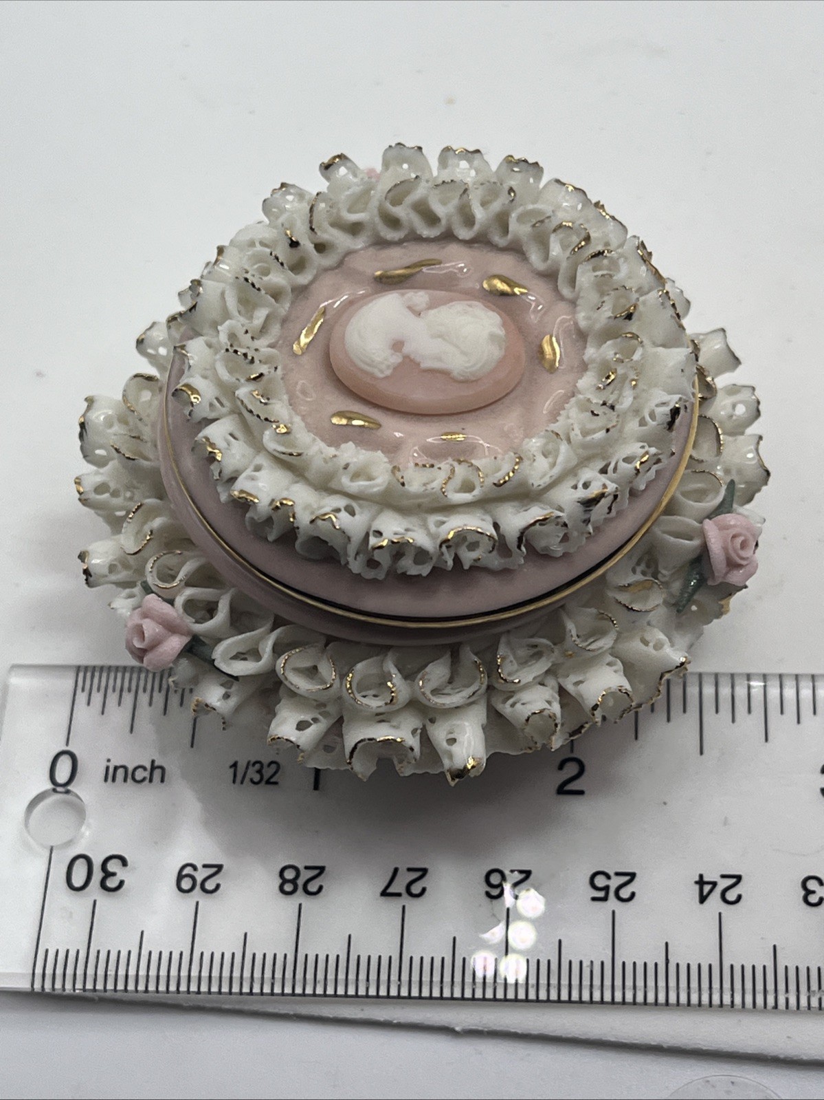Victoria Capodimonte Pink Cameo Porcelain Trinket Box decorato a mano Italy