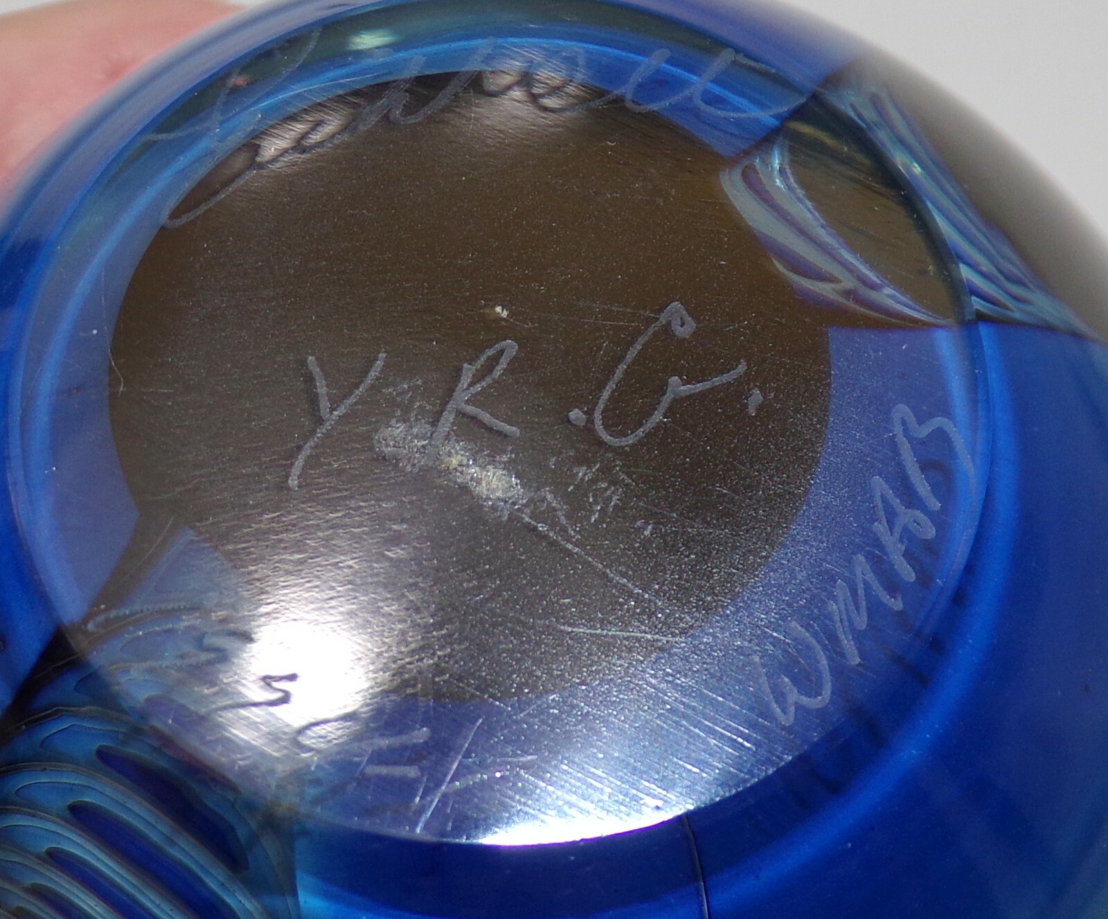 XL ROBERT EICKHOLT Art Glass PAPERWEIGHT REPTILE SERIES ONE EYED MONSTER RARE 94