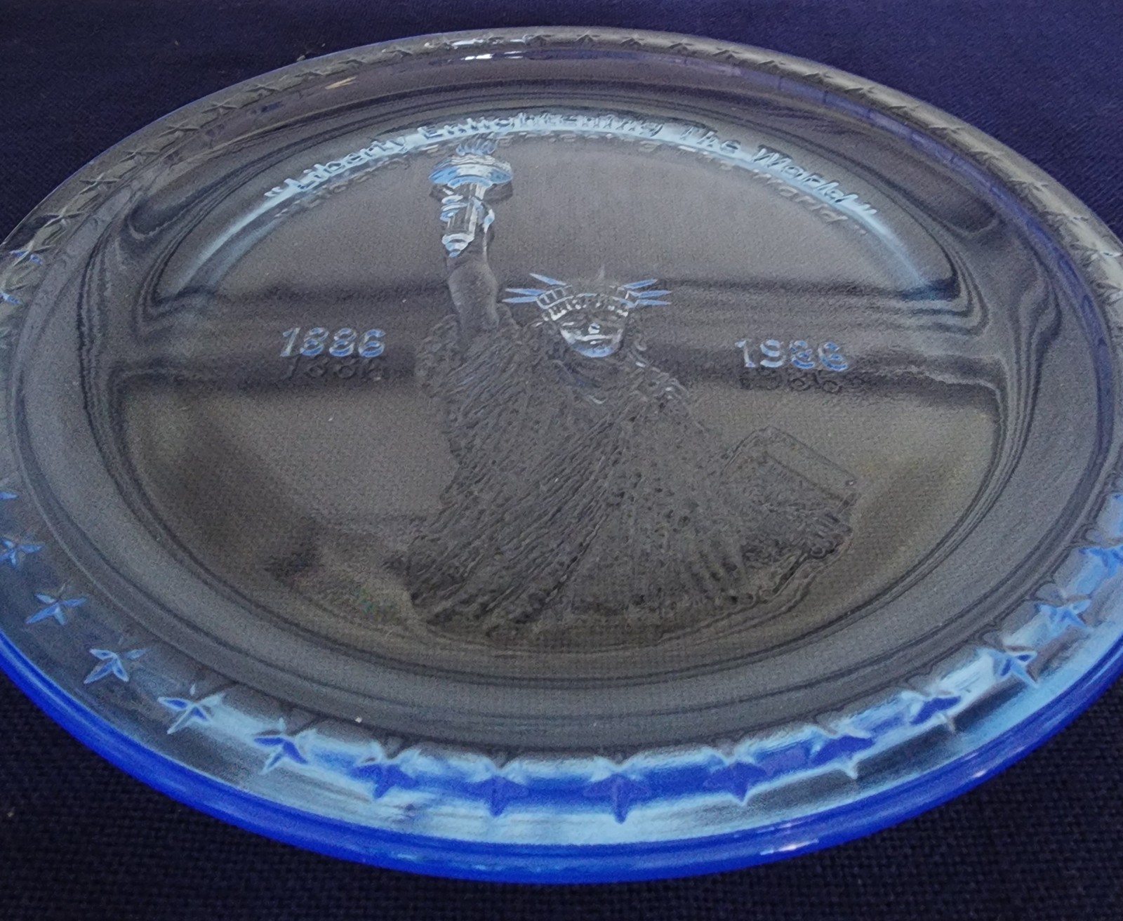 Tiara Indiana Glass Ice Blue Statue of Liberty Commemorative 8″ Collector Plate
