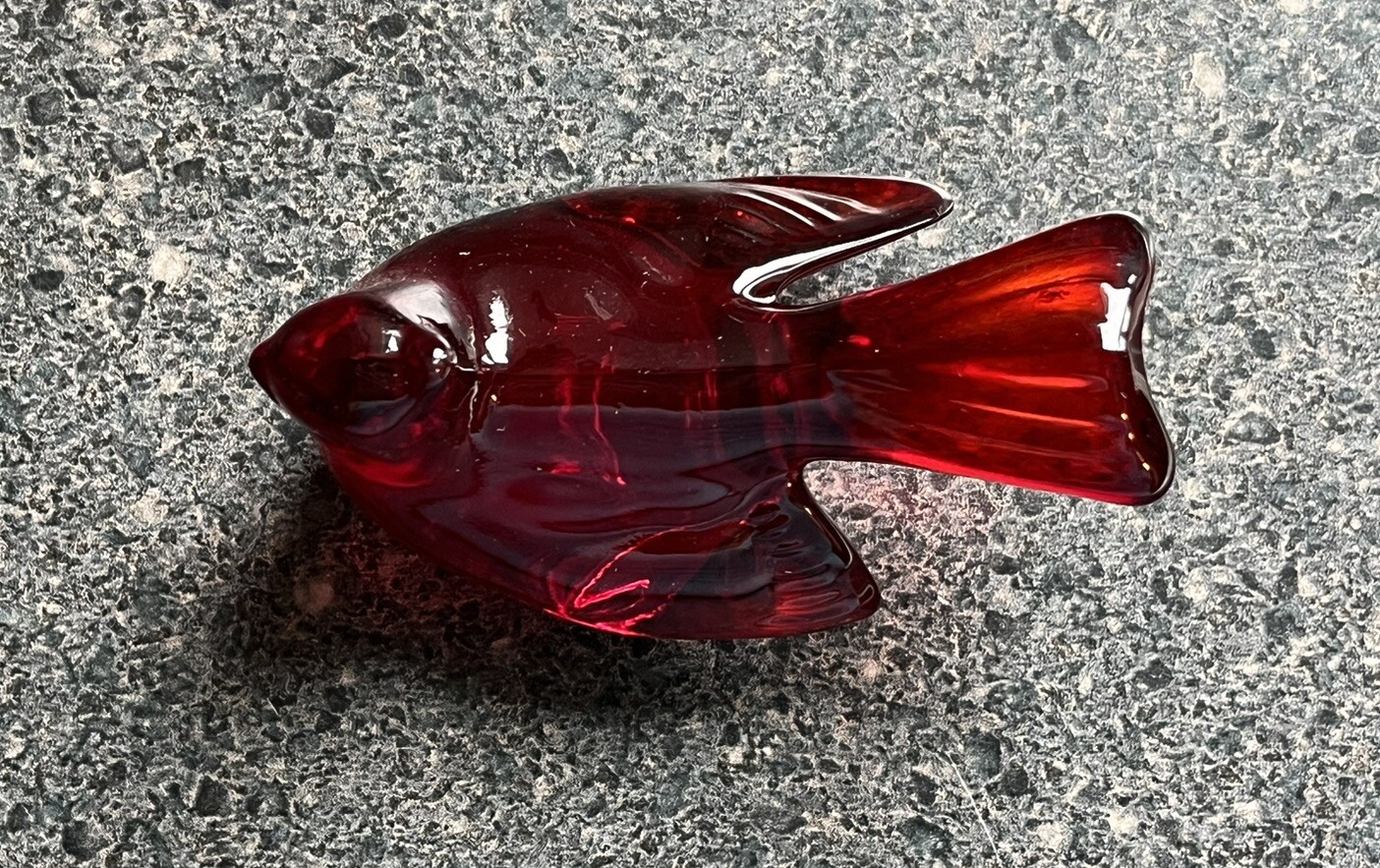Mosser Glass – Red MINI Bird Shelf Sitter 3″ – Cute in a window sill