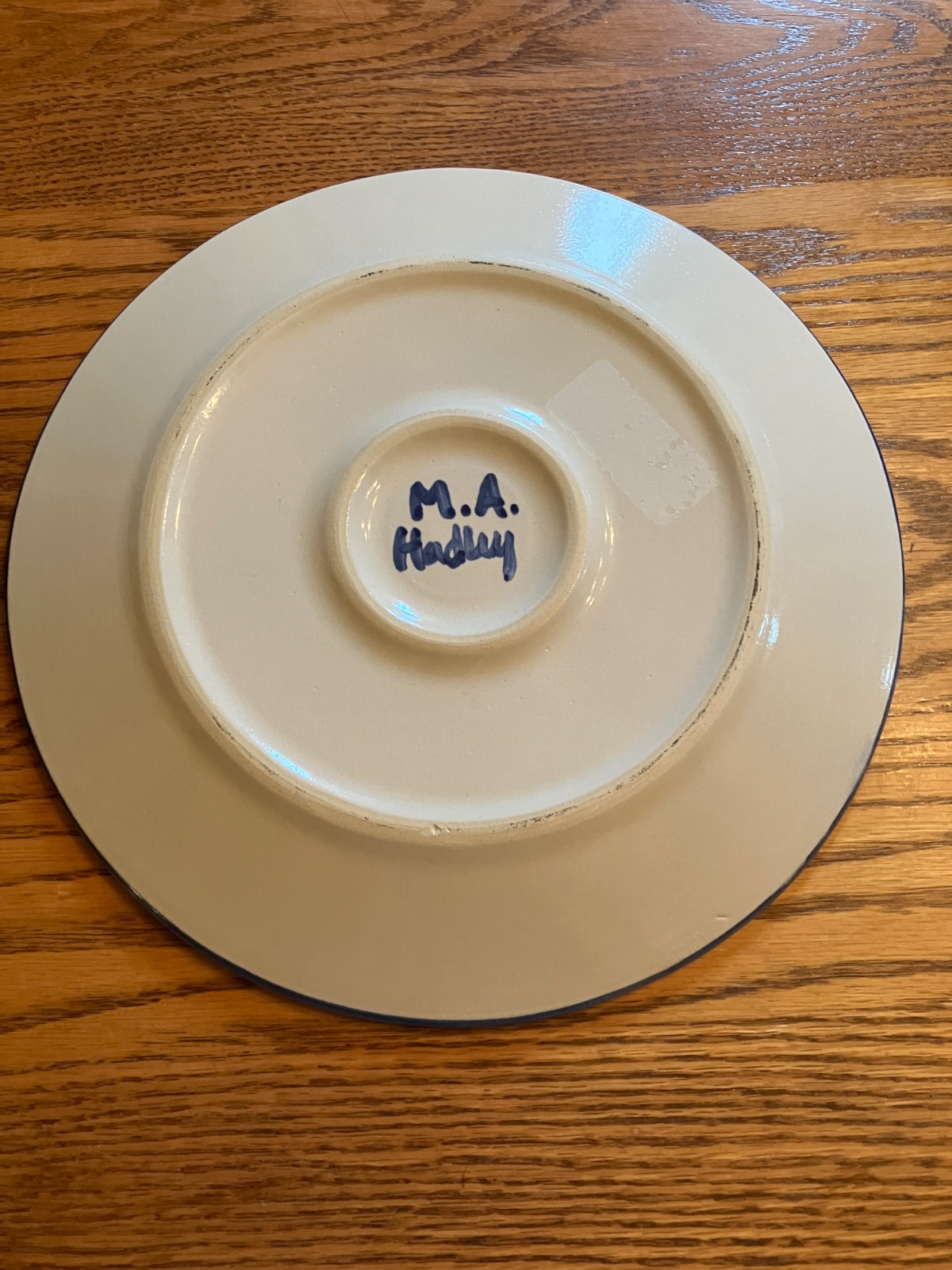 MA Hadley ~Pottery ~Louisville, KY ~”NEW” ~Holly Dinner Plate 11″~ Second~Signed