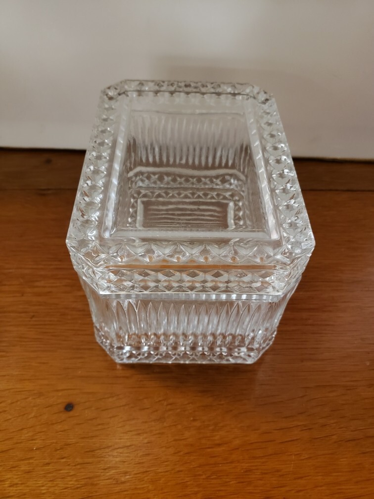 Fifth Avenue Crystal Ltd. Box Covered Clear Glass Container (#2)