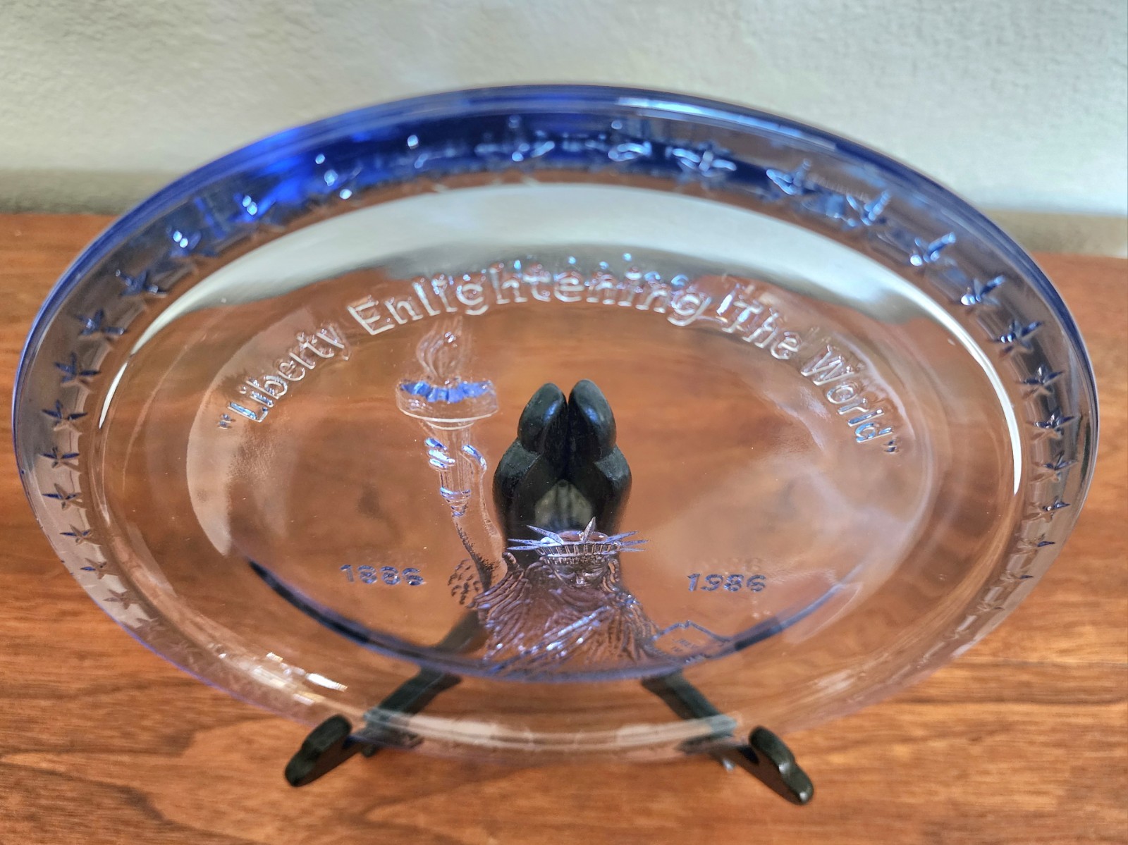 Tiara Indiana Glass Ice Blue Statue of Liberty Commemorative 8″ Collector Plate