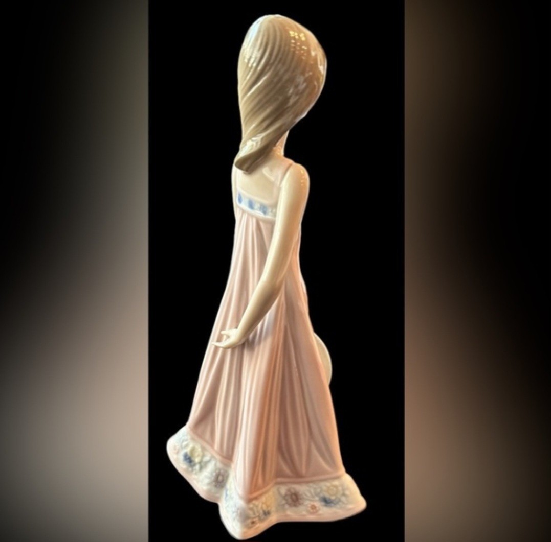 Lladró Retired Porcelain SARA Girl Figurine Pink D Painted Spain 1989 MPN 15647