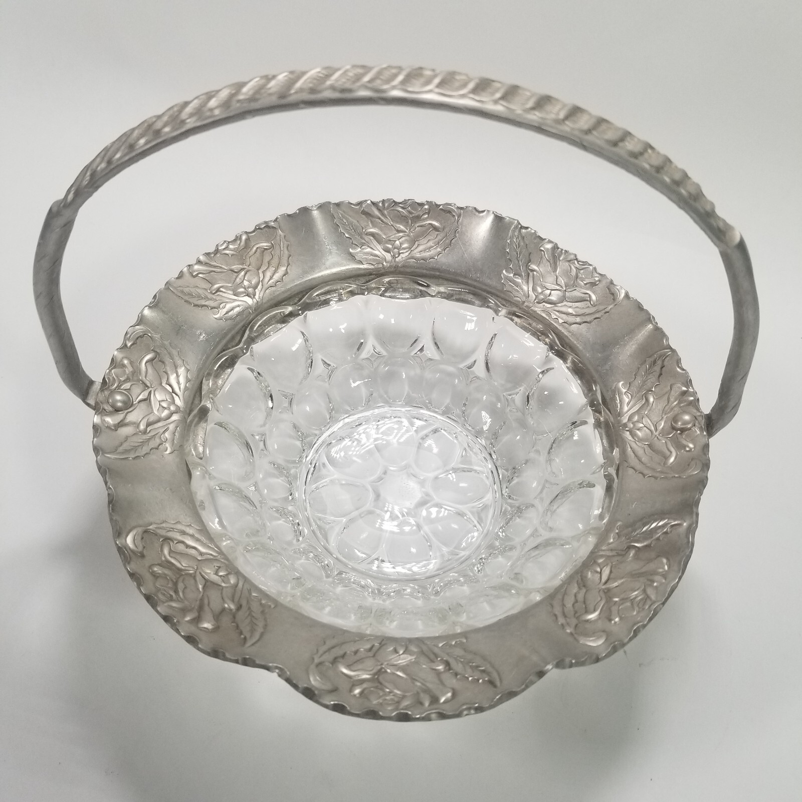 Aluminum & Bubble Glass Insert Bread Candy Basket with Ribbed Handle 7″ Diameter