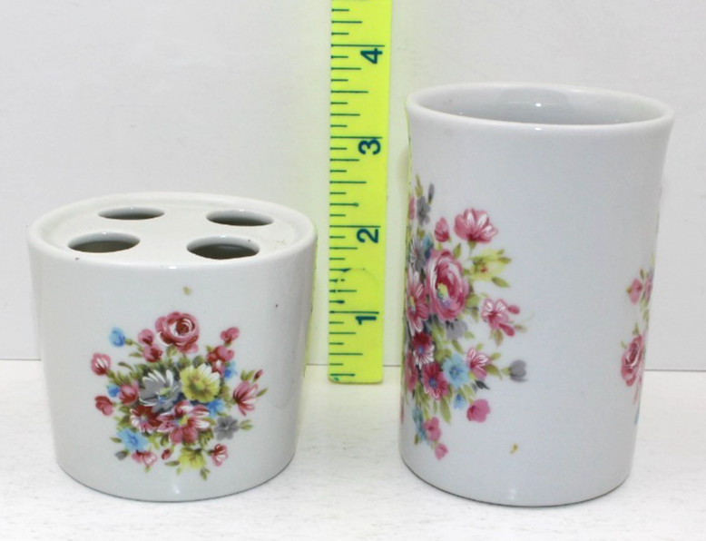 Ceramic Glass & 4 hole Toothbrush Indispensable Products Excellent Condition