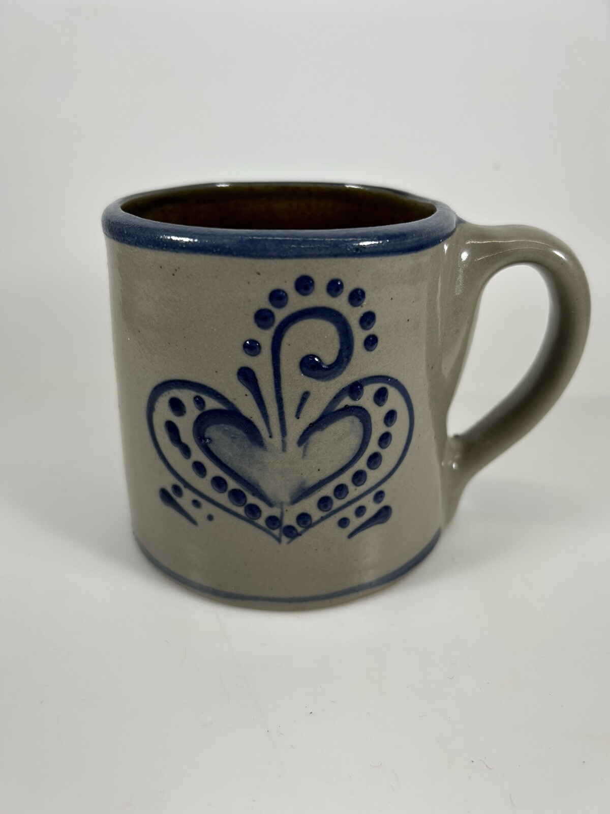 BBP Beaumont Brothers Pottery Stoneware 8 Oz Mug w/ Raised Blue Heart 1998 3.5”