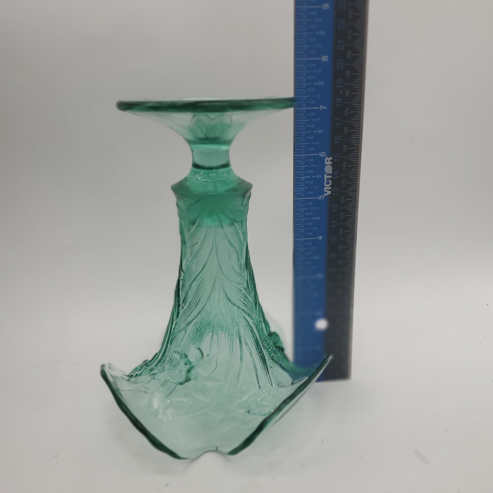 Fenton Daffodil Sea Mist Green Glass Ruffled Footed Vase 7.25″H Vintage Rare