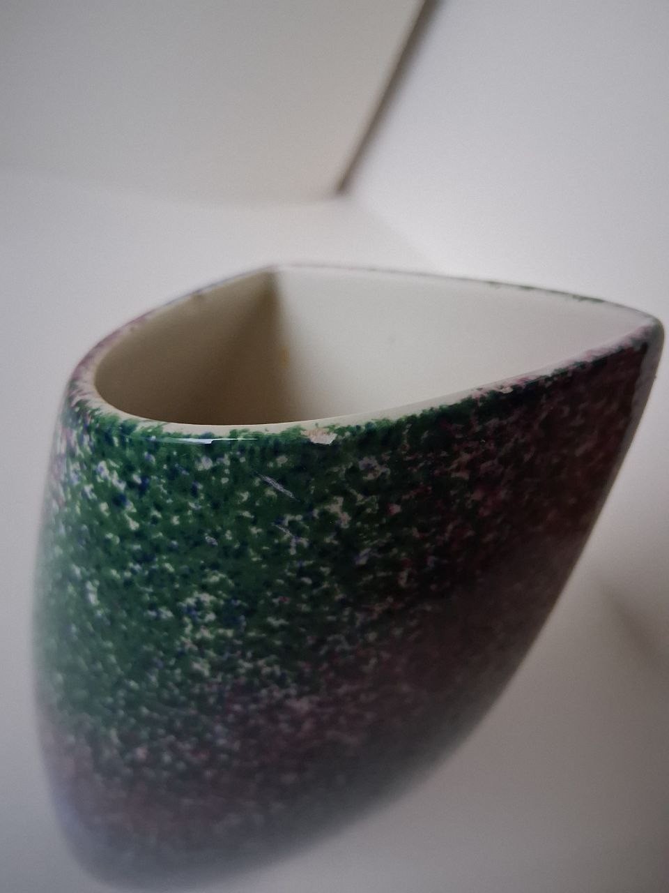 Modern Speckled Ceramic Vase – Multicolor Abstract Glaze – Slanted Top