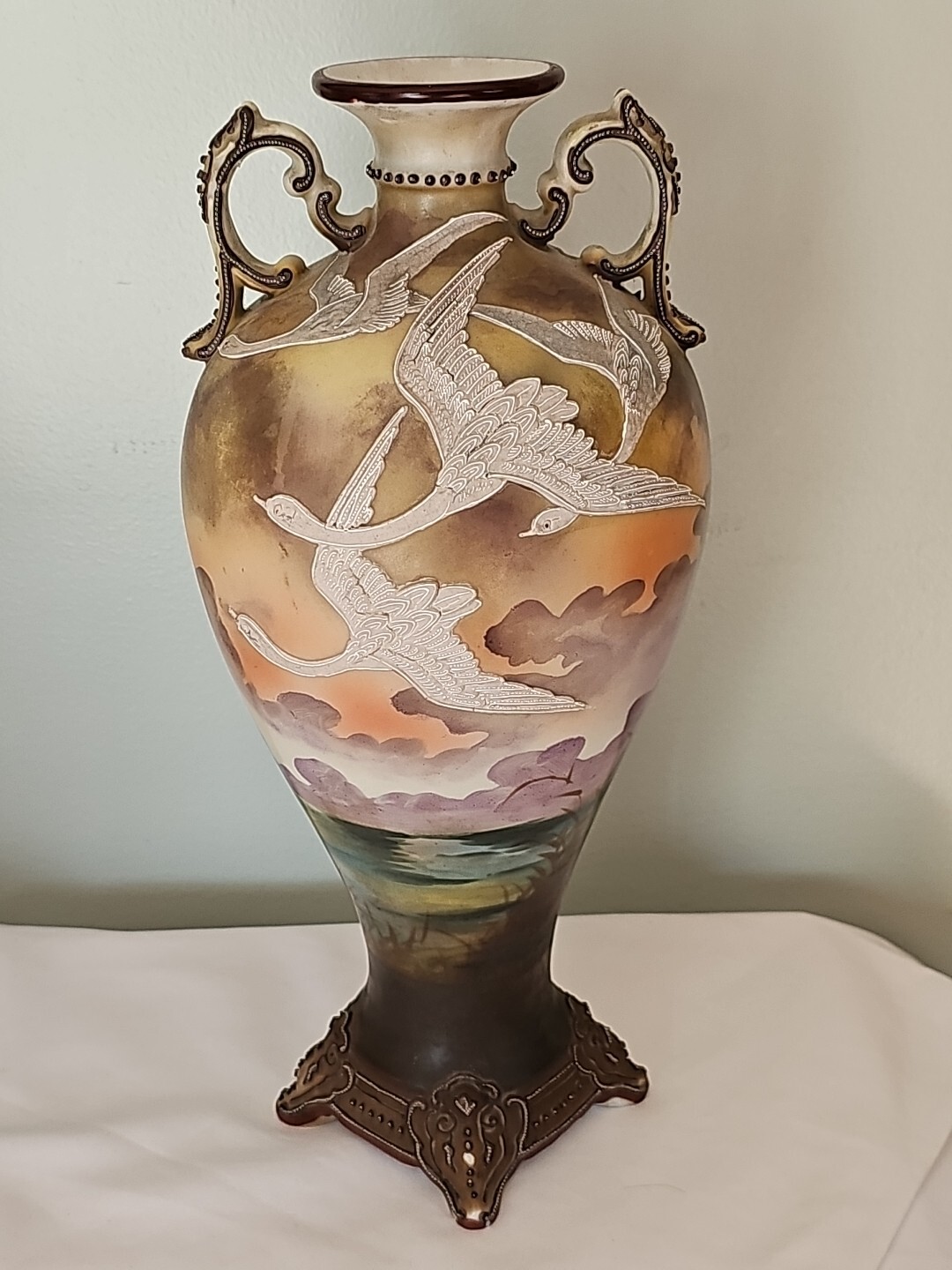 SCARCE NIPPON MORIAGE VASE Urn SWANS/GEESE SUNSET hand painted MAPLE LEAF MARK