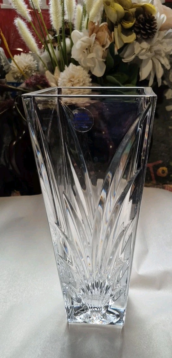 Royal Limited, 24% Full Lead Crystal Vase, Made In Czech Republic. Heavy