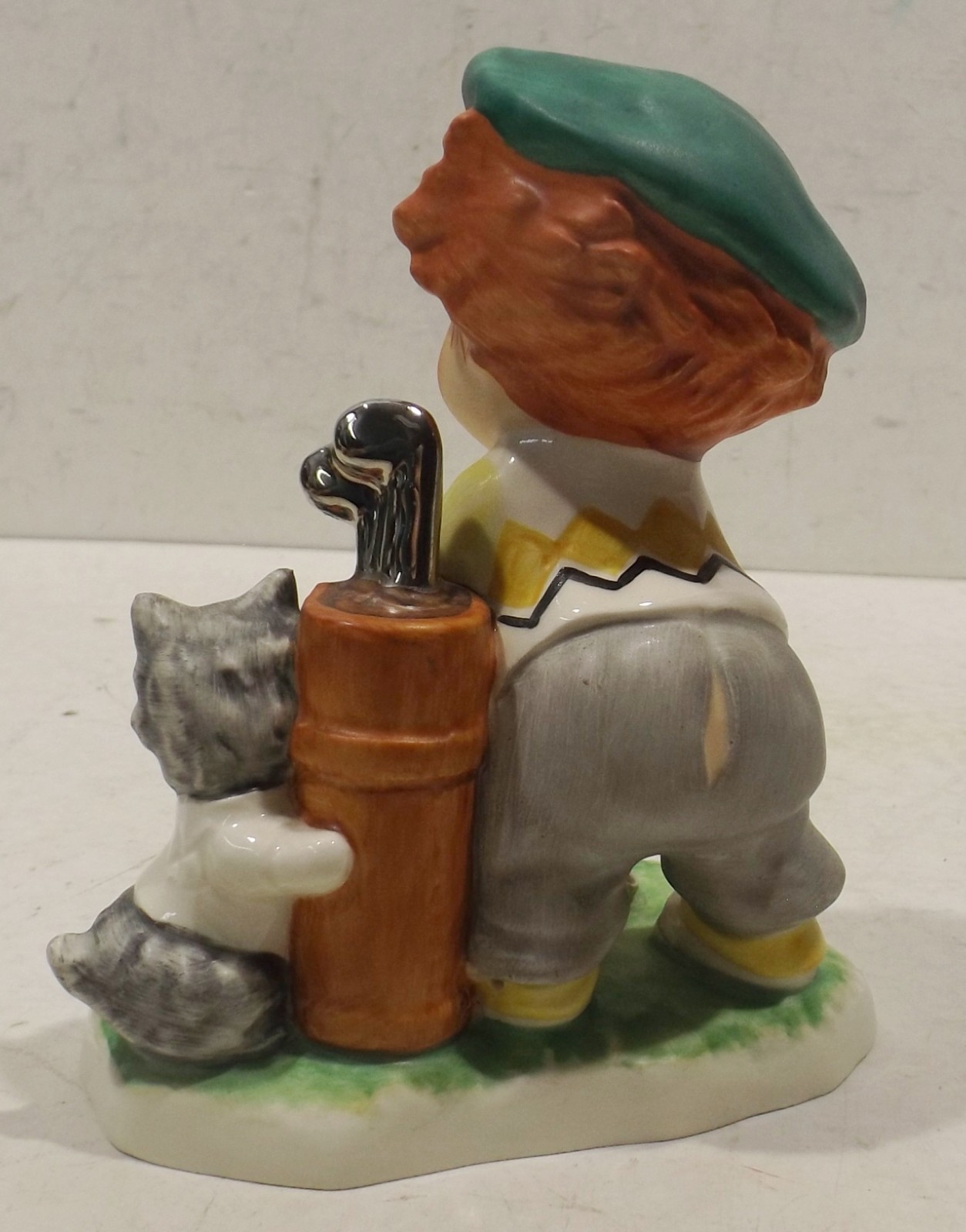 Goebel Figure 13cm x 10cm x 7cm Redhead Boy Golfer Charlot Byi 83 – 1975
