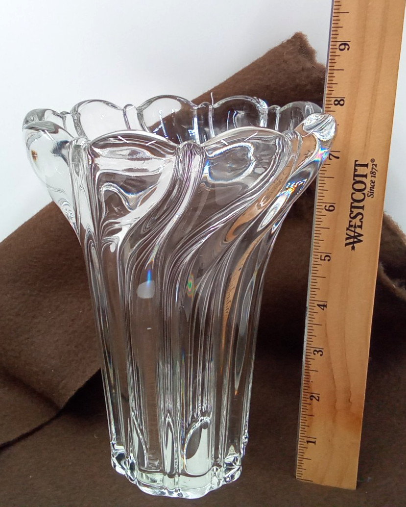 Mikasa Peppermint Vase Glass Clear Swirl Floral Holder Tabletop Decorative 1990s