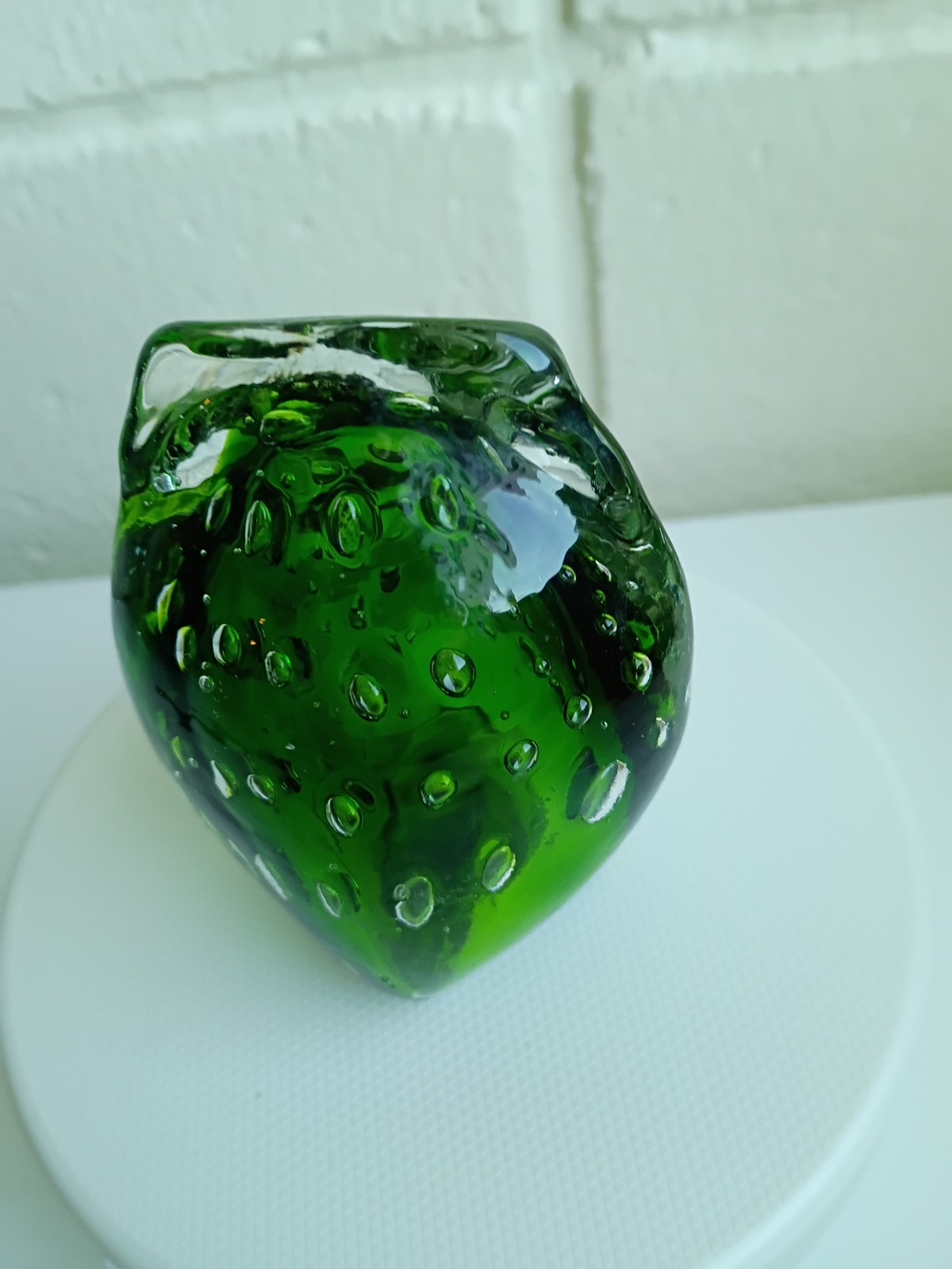 Vintage Emerald Green Controlled Bubble Hand Blown Glass Owl – Gorgeous!