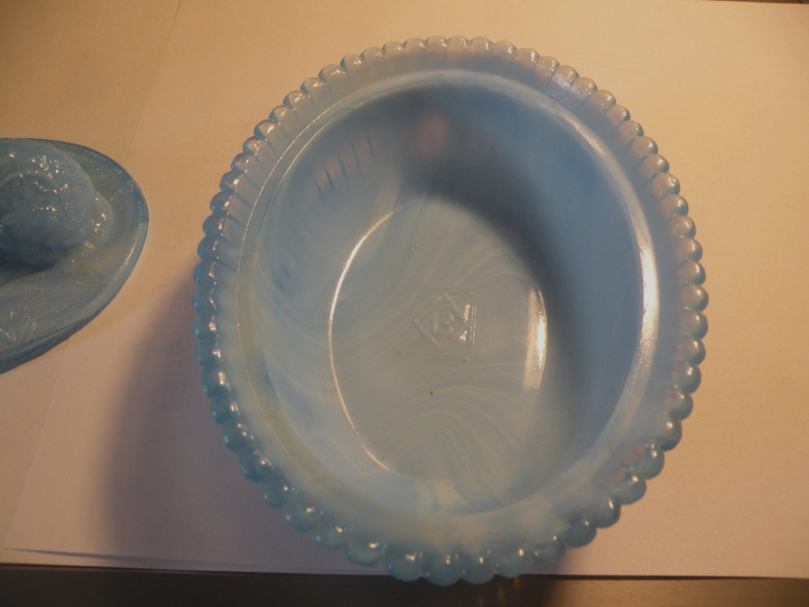 VINTAGE BOYD BLUE WATERLOO LAMB IN BASKET SLAG GLASS BOYD IMPRINT 5″L X 4.5″T