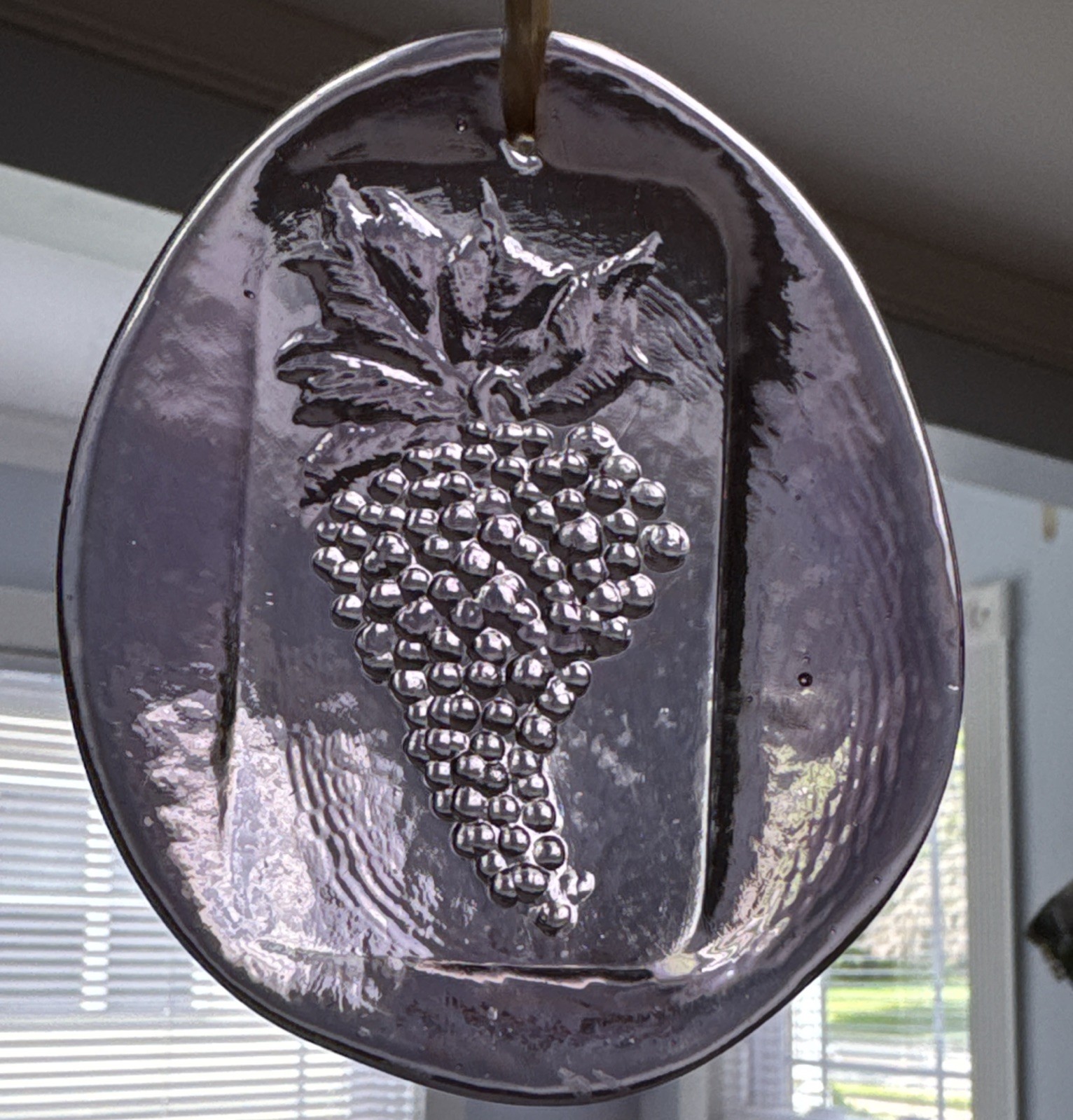 Muesum Of Fine Arts Boston, Purple Pressed Glass Grapes Sun Catcher 4.5”