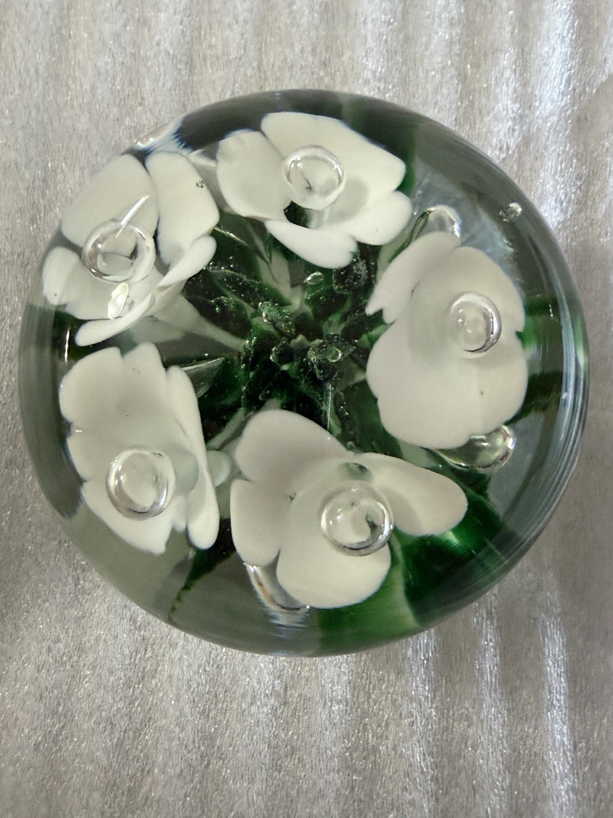 Vintage St Clair Paperweight White Trumpet Flowers W/Green Bottom. VGC