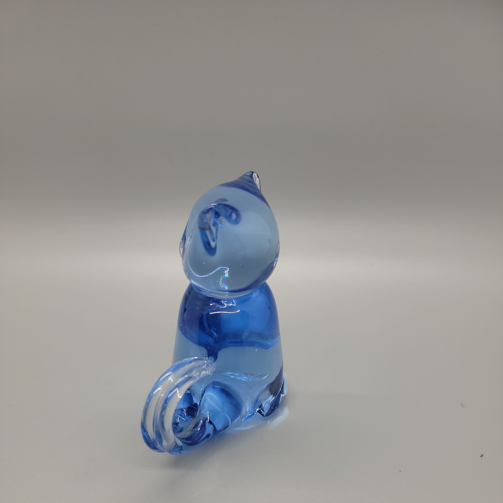 US Commemorative Fine Arts Gallery Blue Art Glass Cat Kitten Figure Paperweight