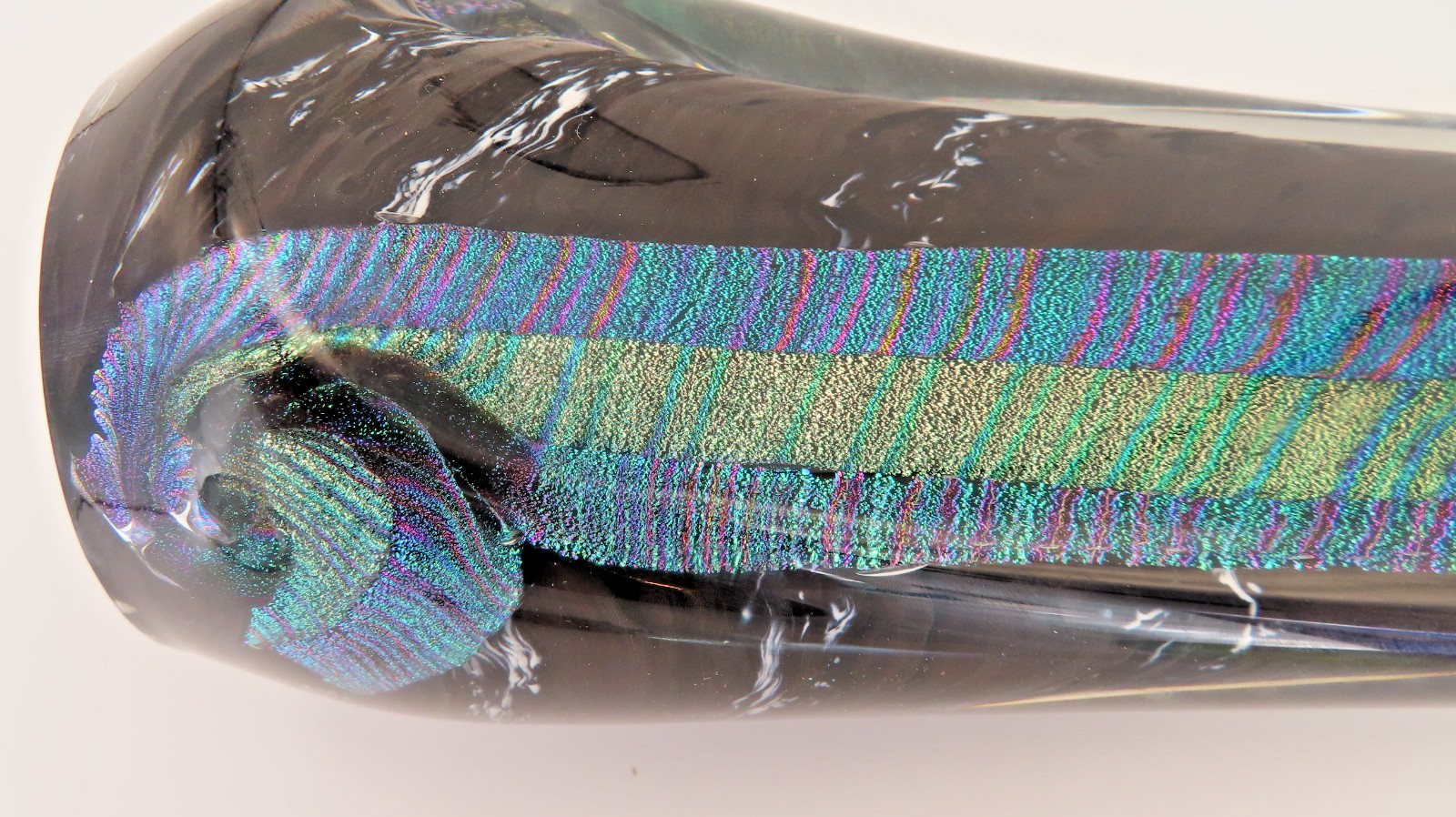 Scott Hartley Art Glass Sculpture Dichroic Peacock Feather Artist Signed 14.5″H