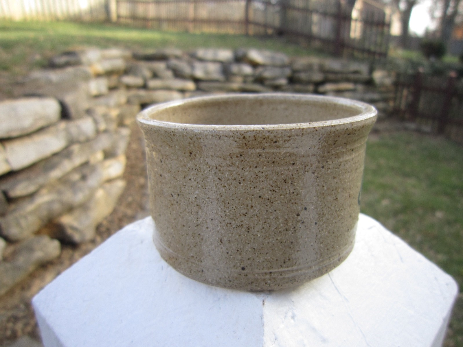 CHARLESTON POTTERY GRAY WITH COBALT BLUE DESIGN SMALL 3 INCHES WIDE CONTAINER