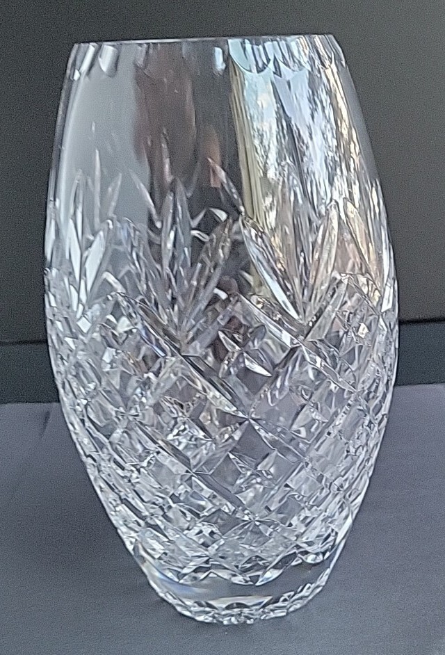 Crystal Clear Industries Hand Cut Crystal Vase – Hungary 8.5″ – SEE DESCRIPTION