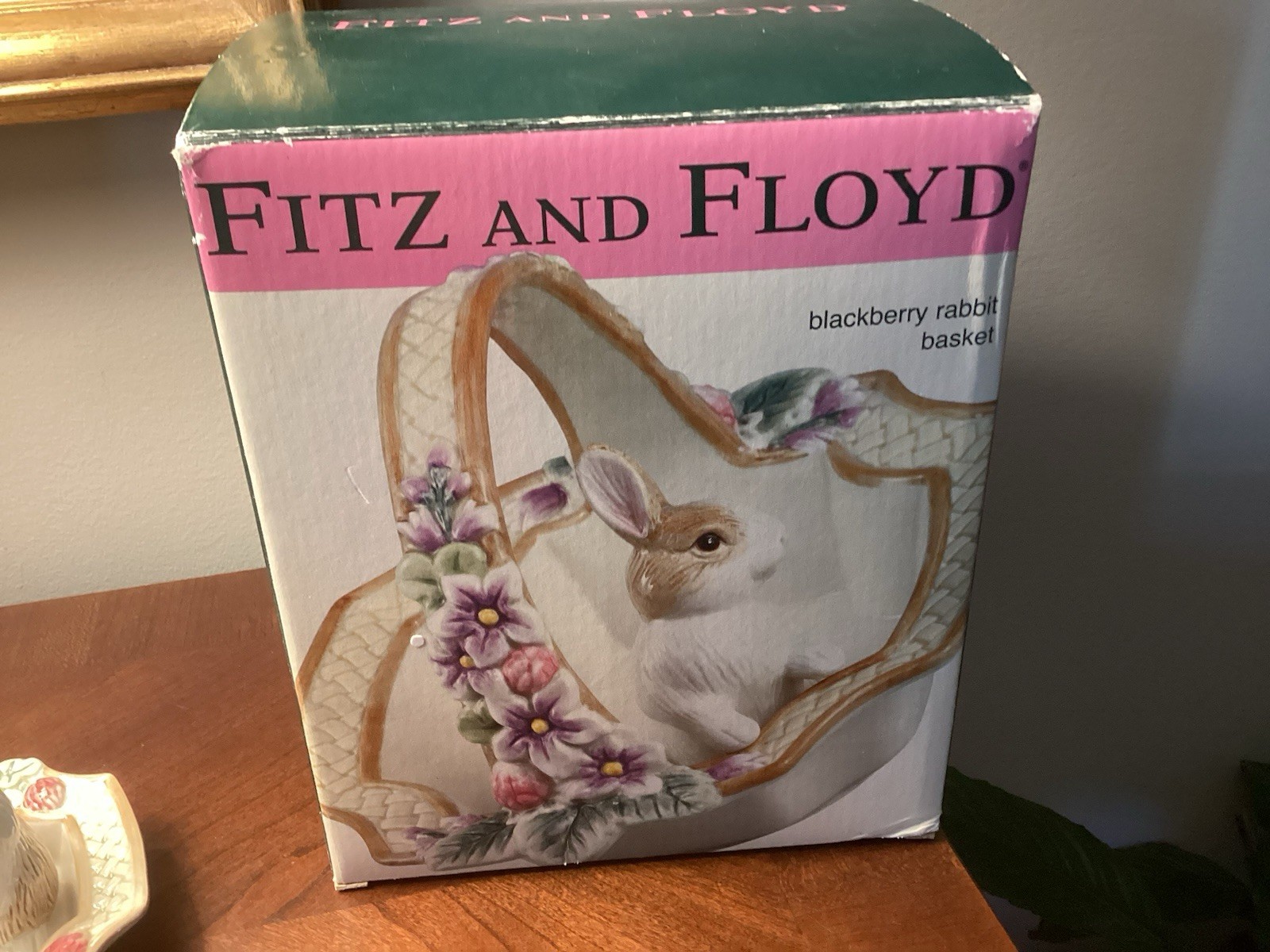 Fitz and Floyd – Botanical Bunny Salt and Pepper Set 2058/300 BlackBerry Basket