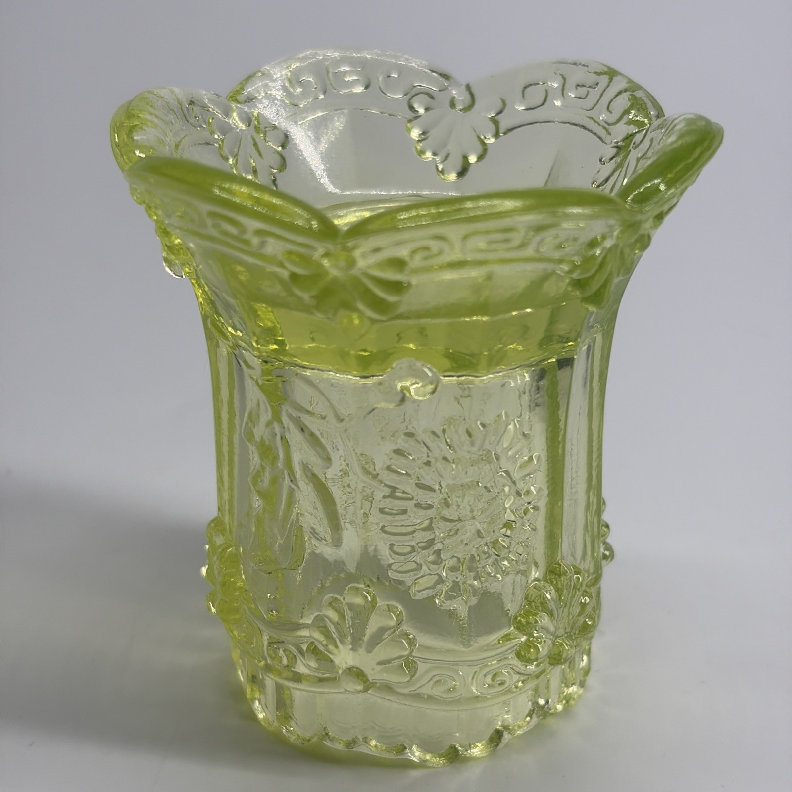 Summit VGCI Chrysanthemum Sprig Toothpick Holder 2.5″ Vaseline Uranium UV Glow