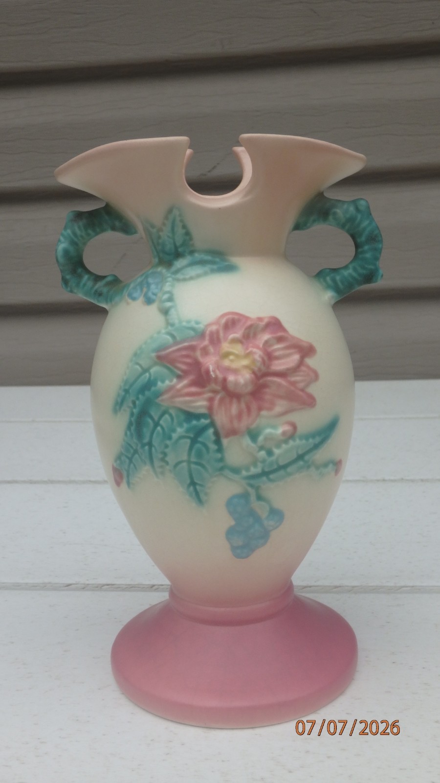 1949-1950 Hull Woodland W-4 Vase Dawn Rose Matte 6 1/2″ Flared & Notch Rim