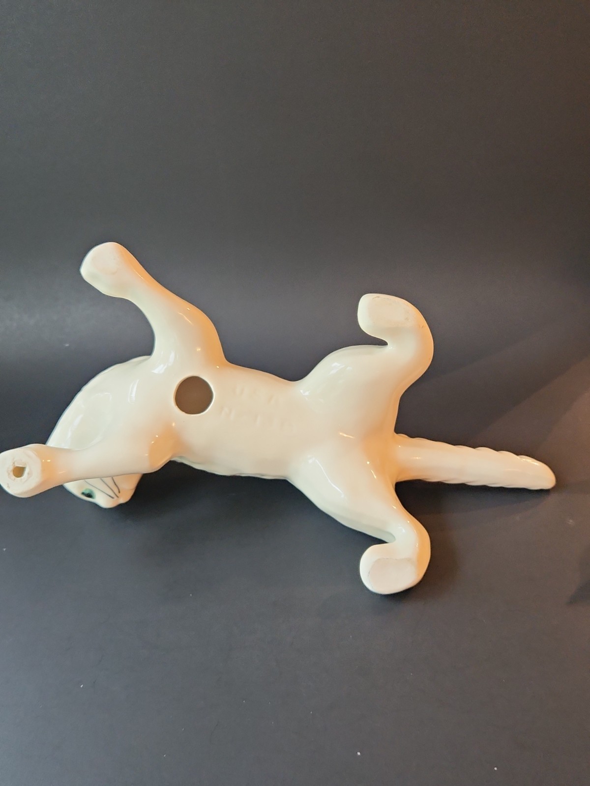 Vintage Camark USA Pottery Ceramic White Wall Climber Cat Figurine 12″
