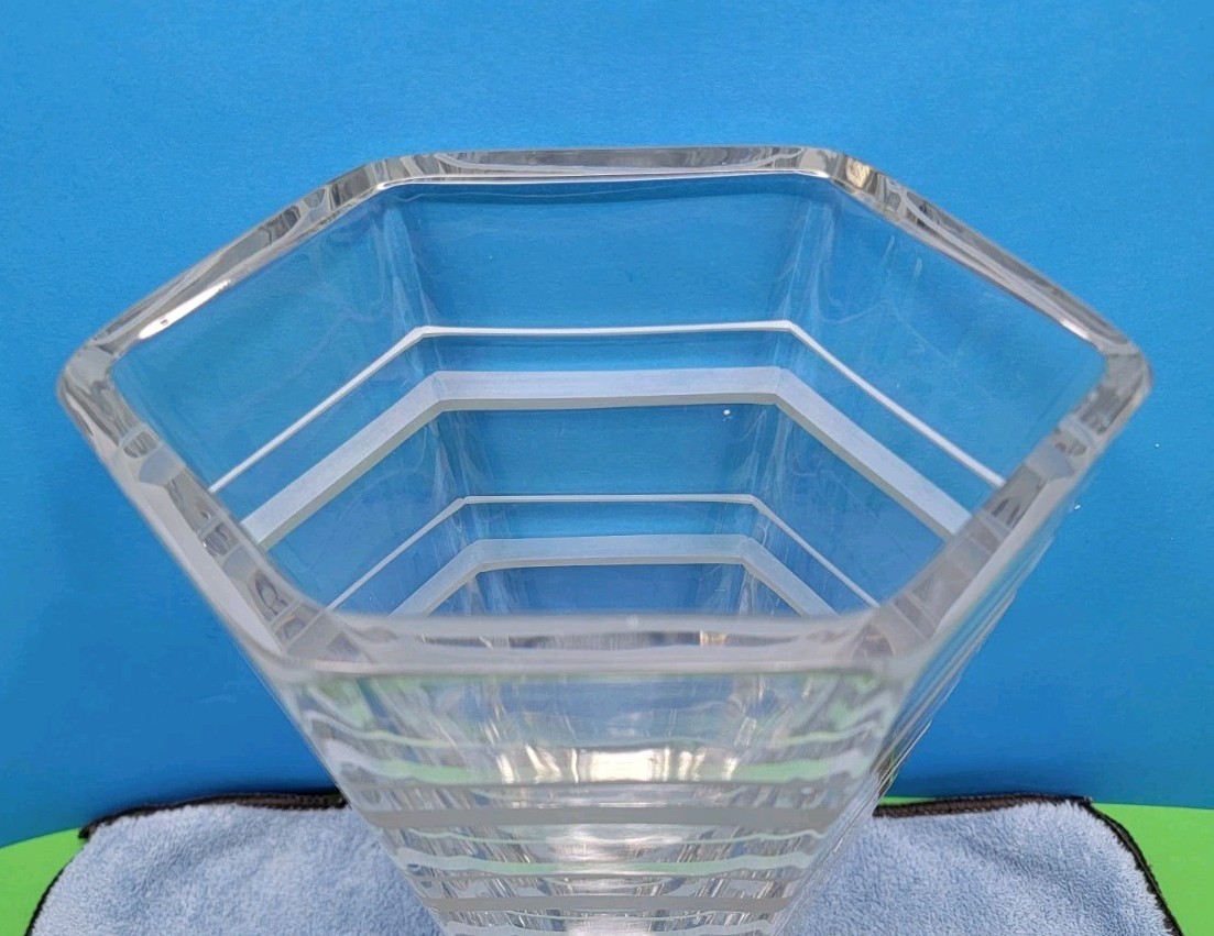 Vintage 10″ Mikasa Hoya Crystal Horizon Vase – Clean.