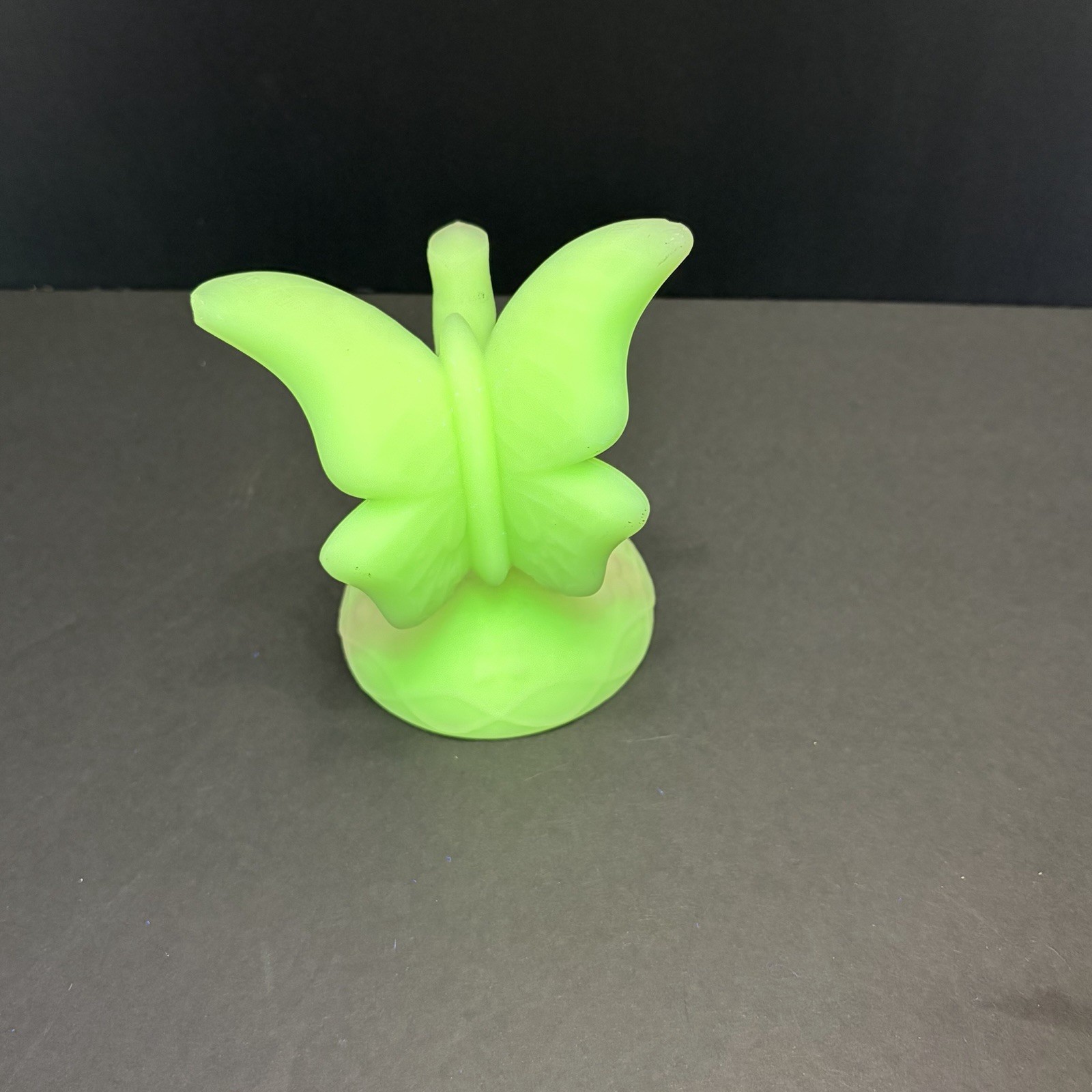 Fenton Uranium Custard Milk Glass Butterfly Ring Holder Tree Glows AS IS CHIP