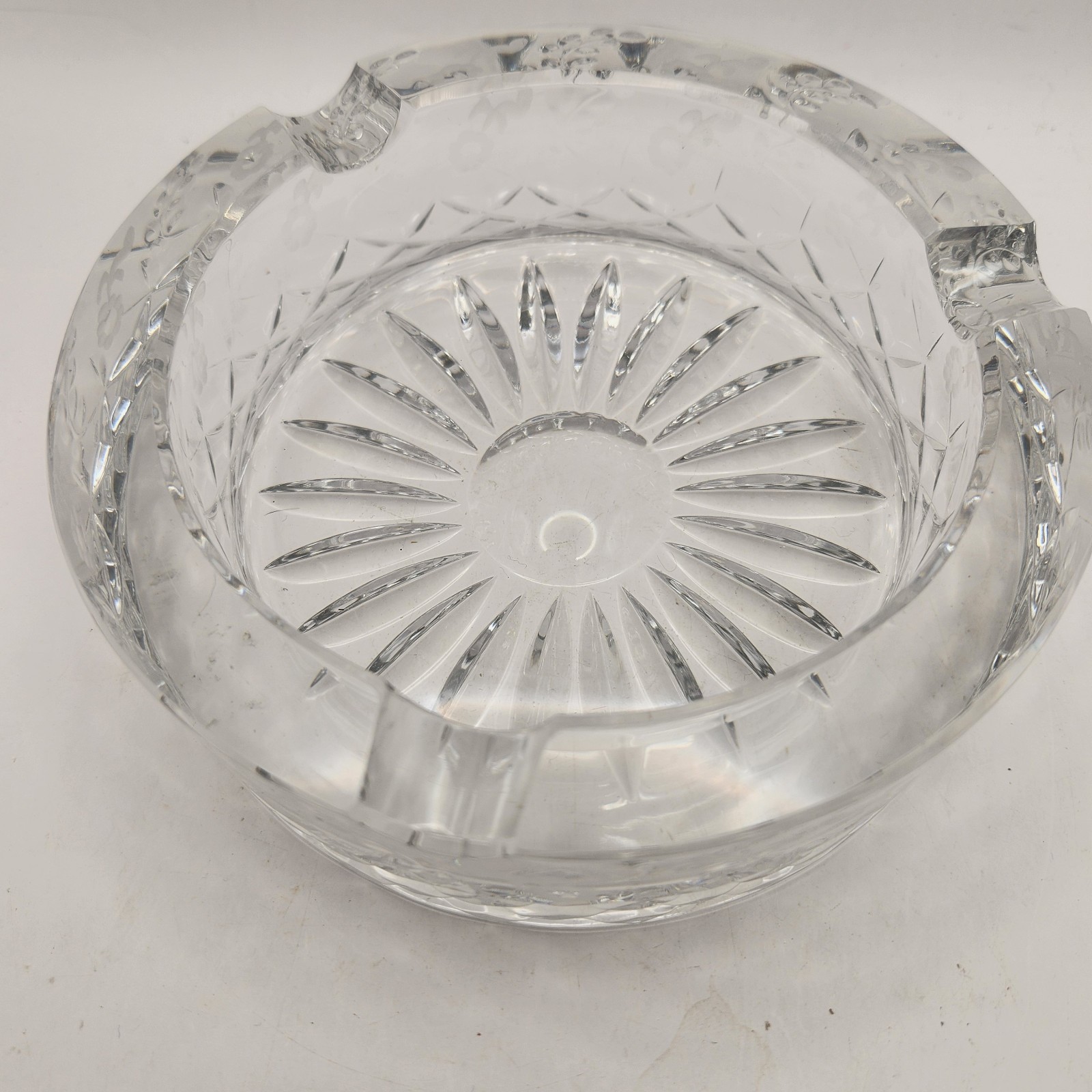 ROGASKA GALLIA CRYSTAL ASHTRAY 5 7/8″ x 2″ – EXCELLENT