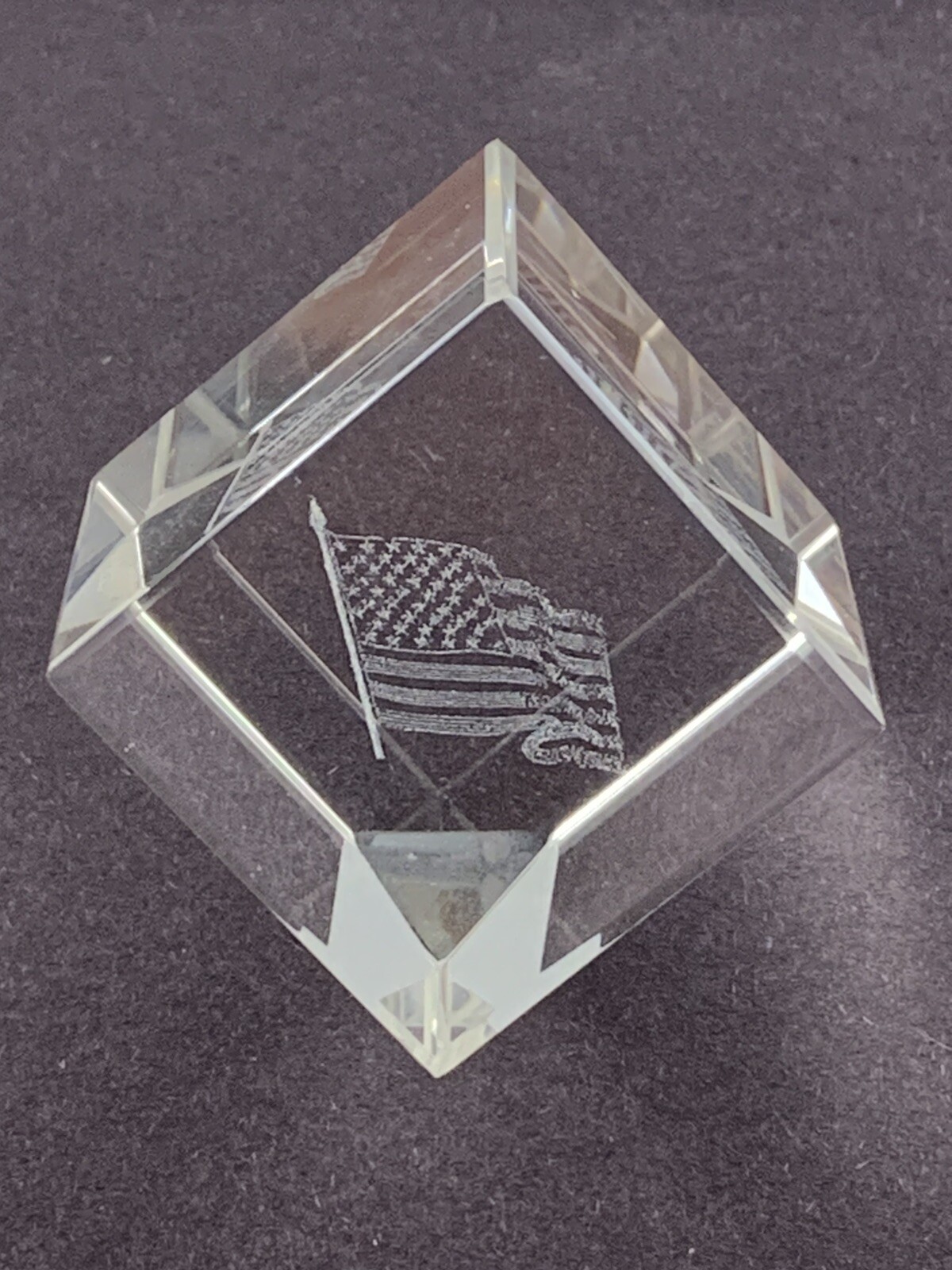 Crystal Glass Etched American Flag Cube Paperweight /w box (slight dent in box)