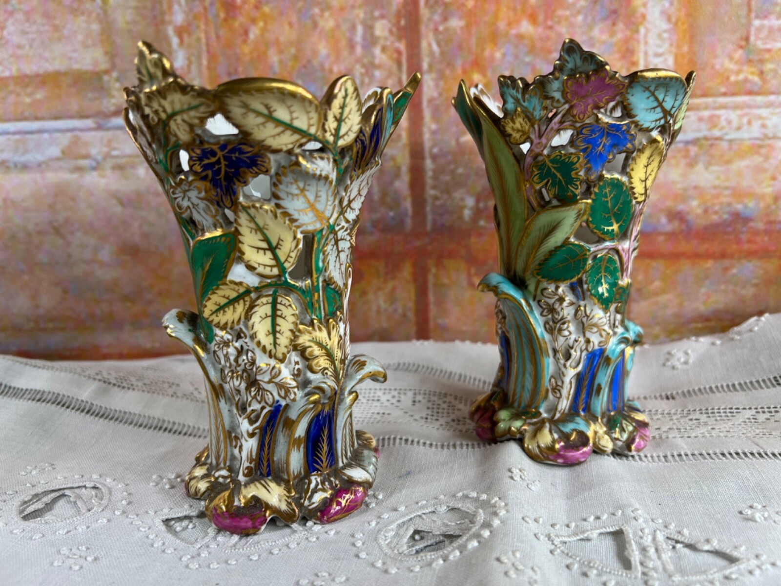 Pair of English Openwork Vases – Polychrome Porcelain – WT / IR & Co – 14cm
