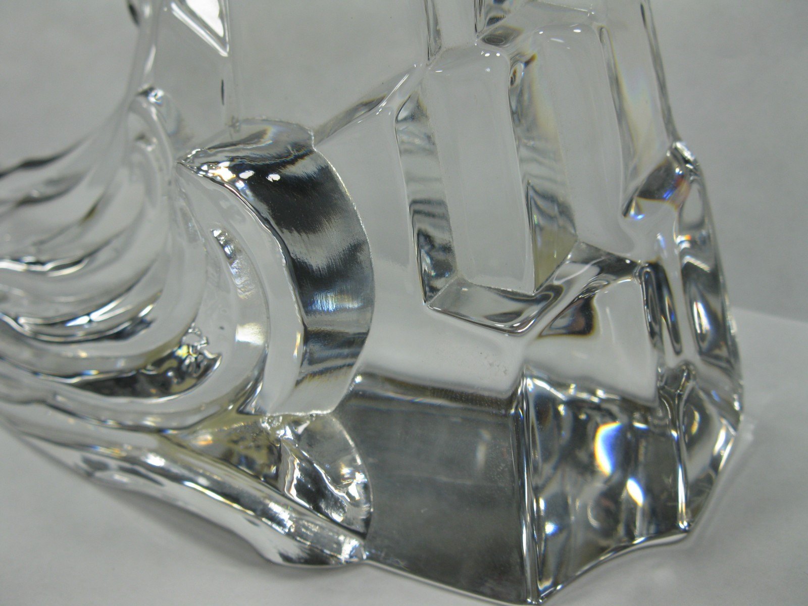 Vinardi Full Lead Crystal Glass w/ Bronze Seal on Top Figure Sculpture 1982