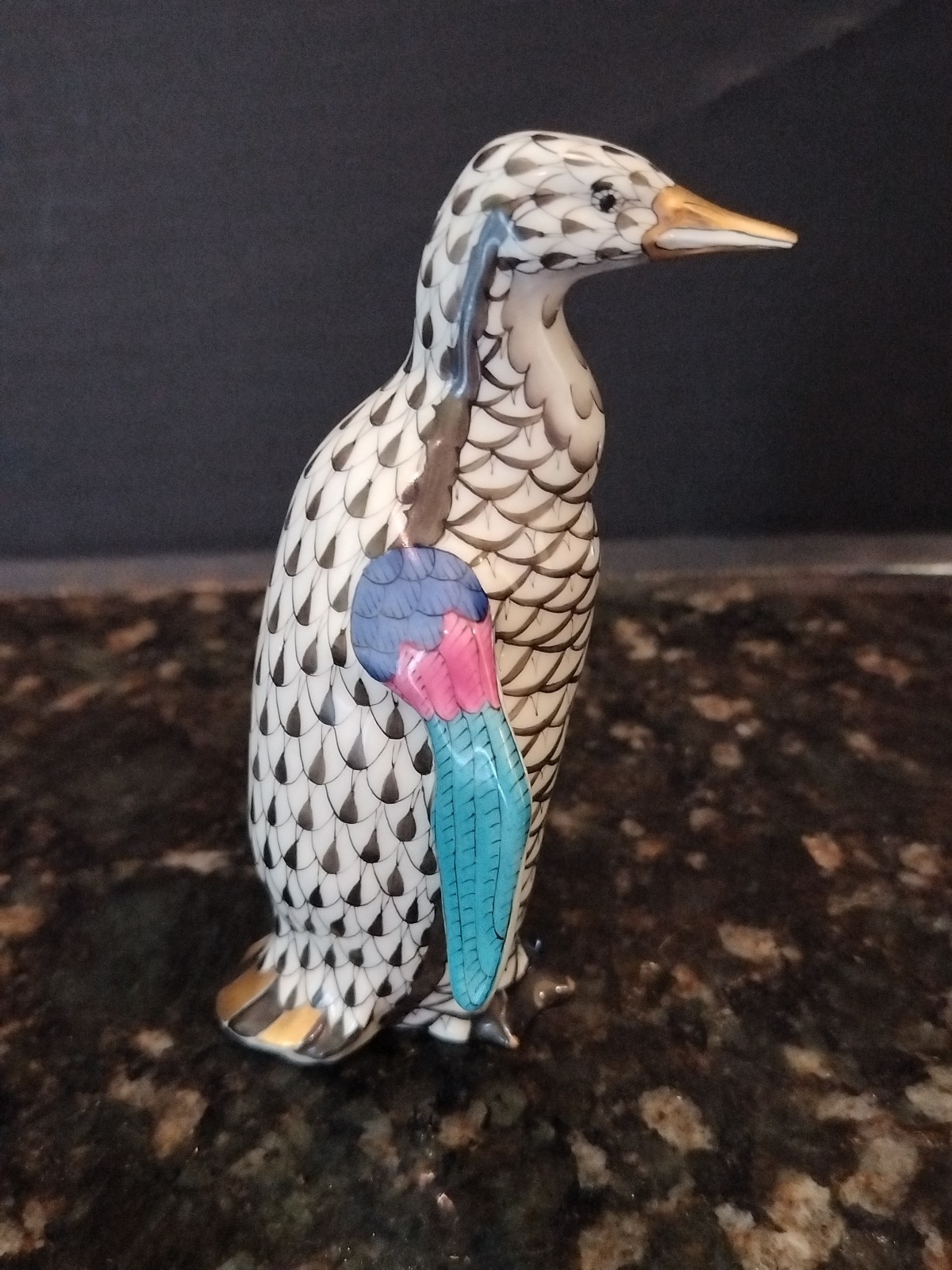 Herend hungary penguin 5″ Detailed Chipped