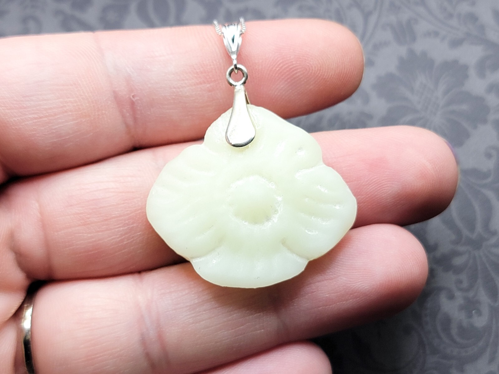 Fenton Poppy Uranium Glass Necklace 925 Sterling Silver