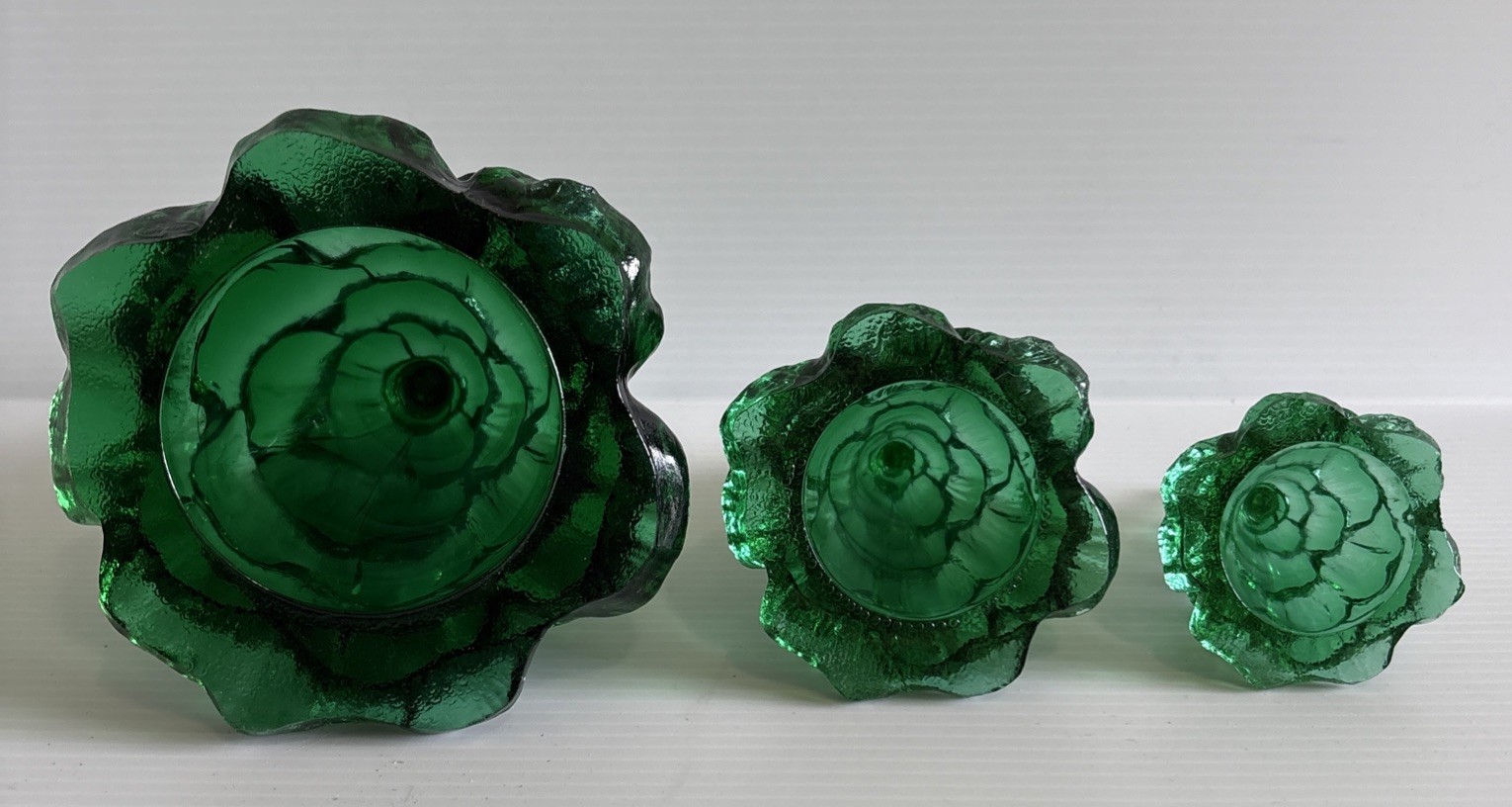 Vintage Fenton Emerald Green Art Glass Christmas Trees 6″ 4″ 3″ Set Of Three