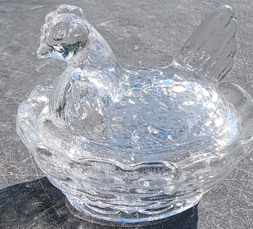 Crystal Clear Hen Chick Salt Seller Trinket Covered Basket Nest Mark R