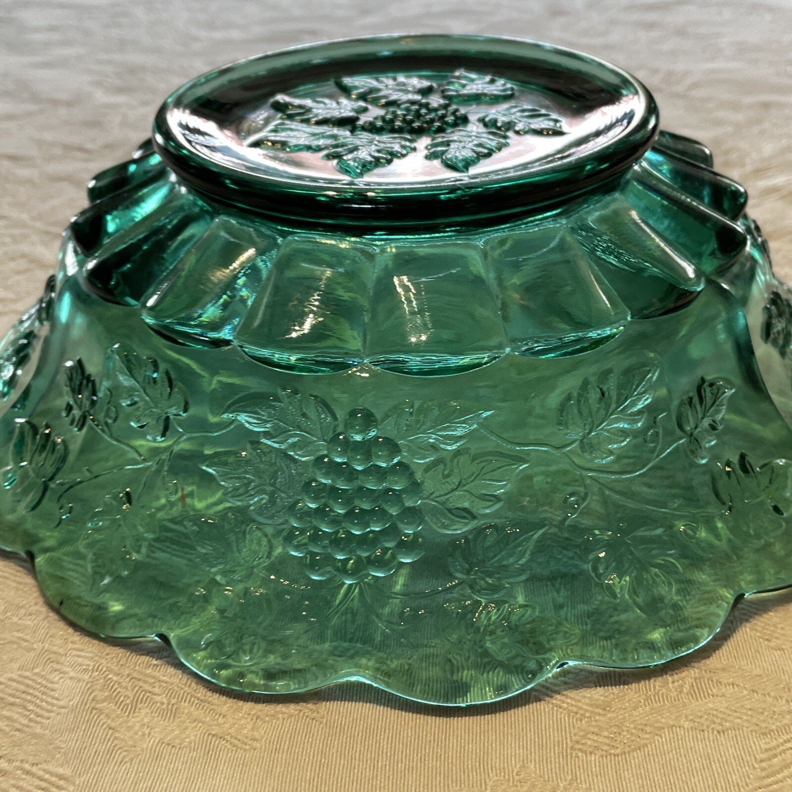 Fenton Forest Green Bowl Fluted Edges Grapes & Leaves Approx. 10″ Round Vintage