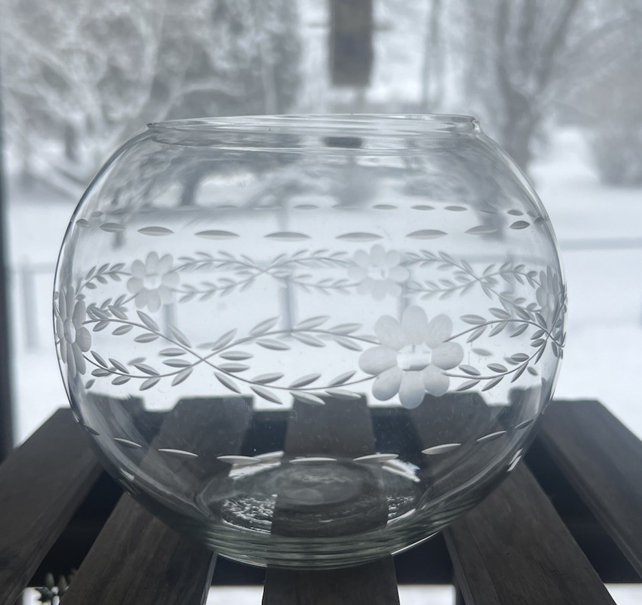 Vintage Etched Daisy Crystal Glass Fish Bowl Vase Clear 5” H X 6″ W LaTournous