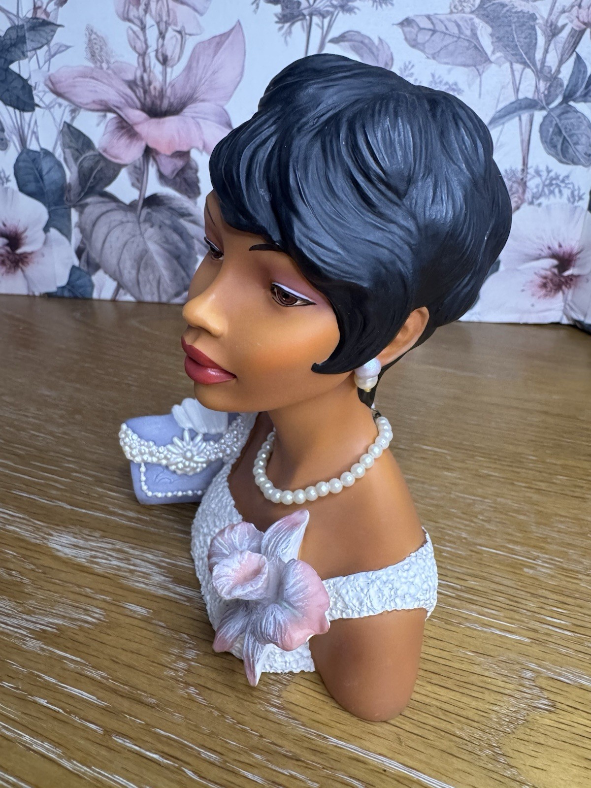 Cameo Girls Celeste 1965 “Moonlight & Pearls” Lady Vase