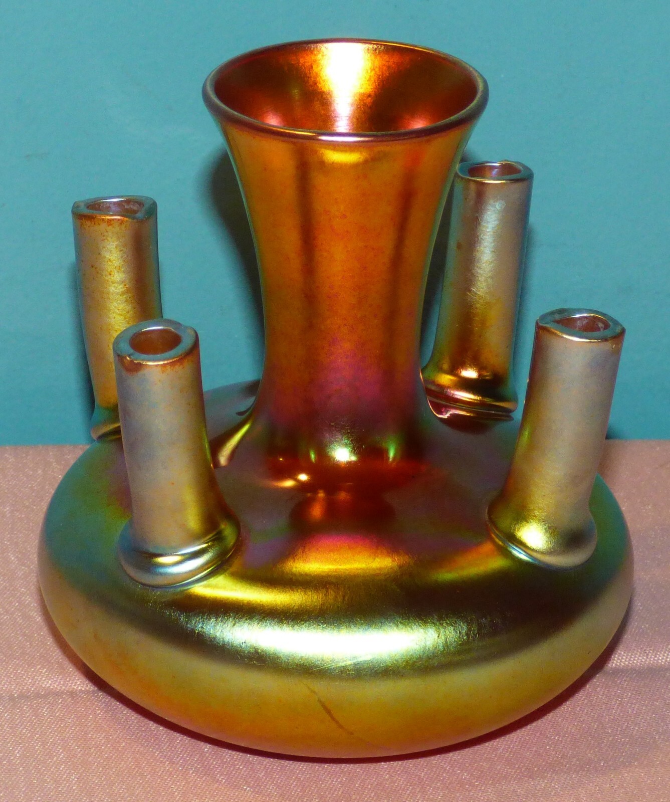 Carder Steuben Gold Aurene Iridescent Squatty Vase #2837