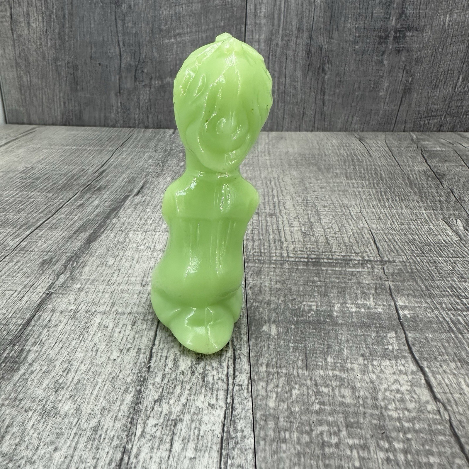 Fenton Jadeite Jade Green Glossy Glass Kneeling Praying Girl Figurine 4″ Tall